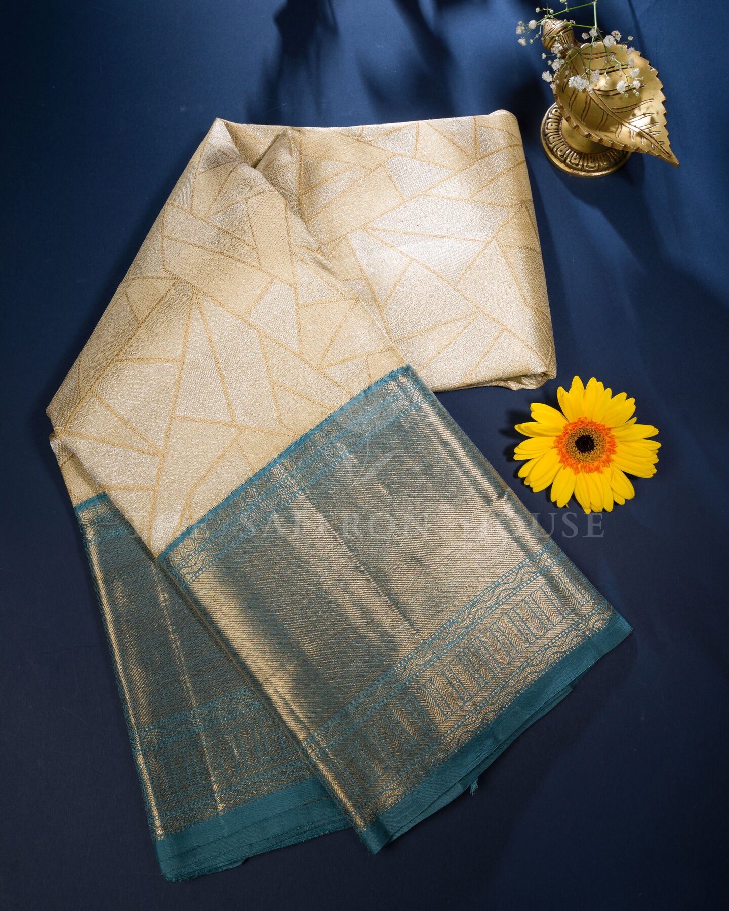 Ivory Cream And Sand Beige Korvai Kanjivaram Silk Saree – The Saffron House