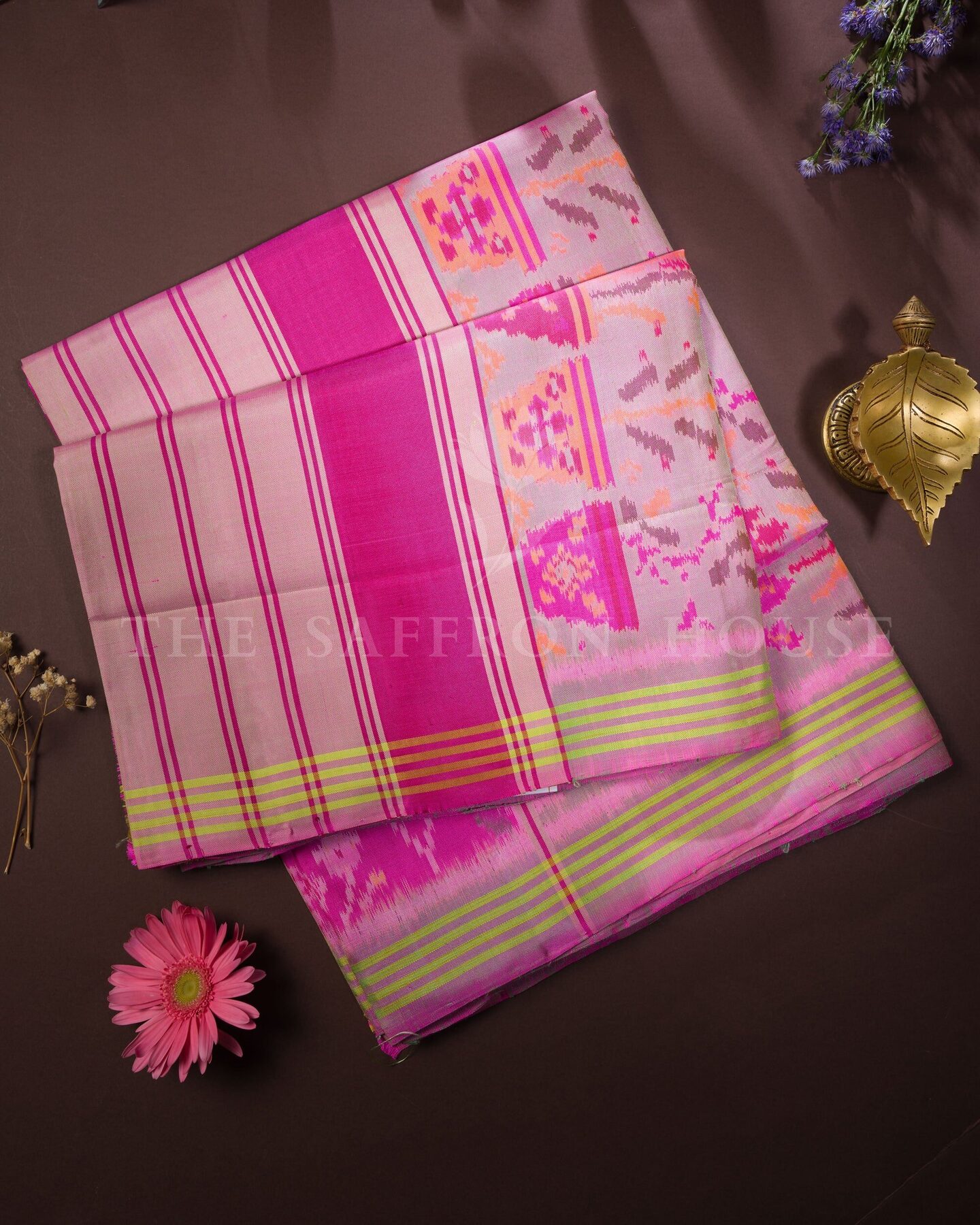 Fuchsia Handwoven Patola Saree – The Saffron House