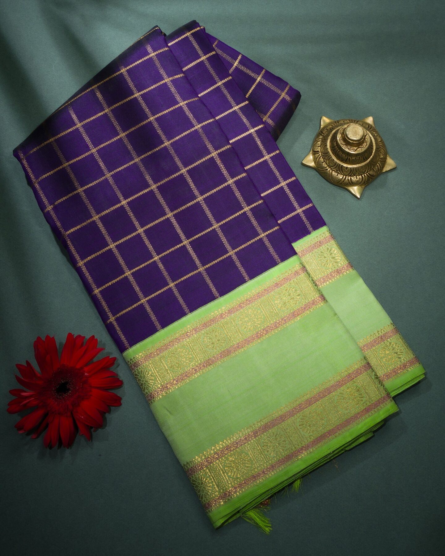 Indigo Blue And Parrot Green Kattam Kanjivaram Silk Saree – The Saffron House