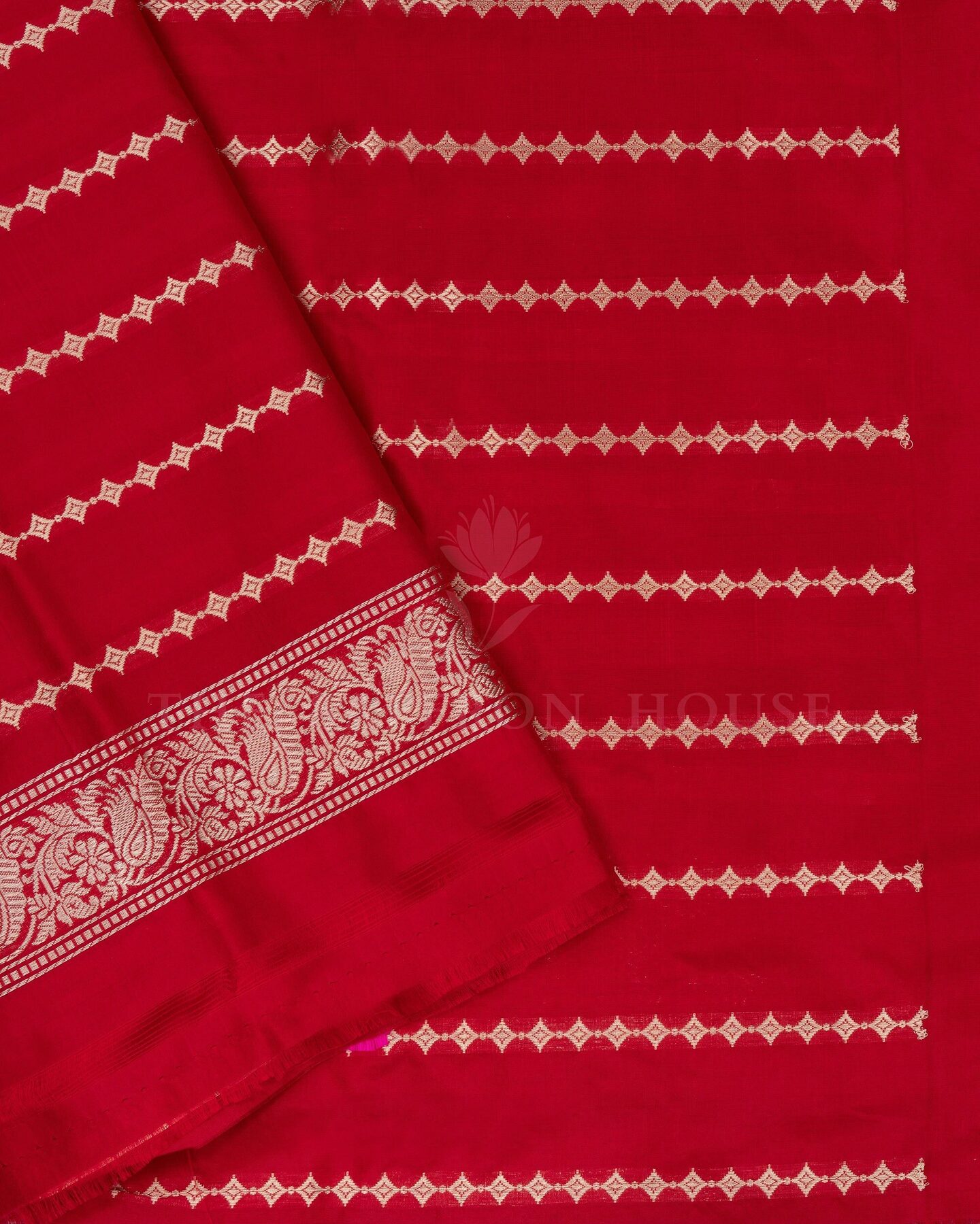 Parrot Green And Red Banarasi Silk Saree – The Saffron House