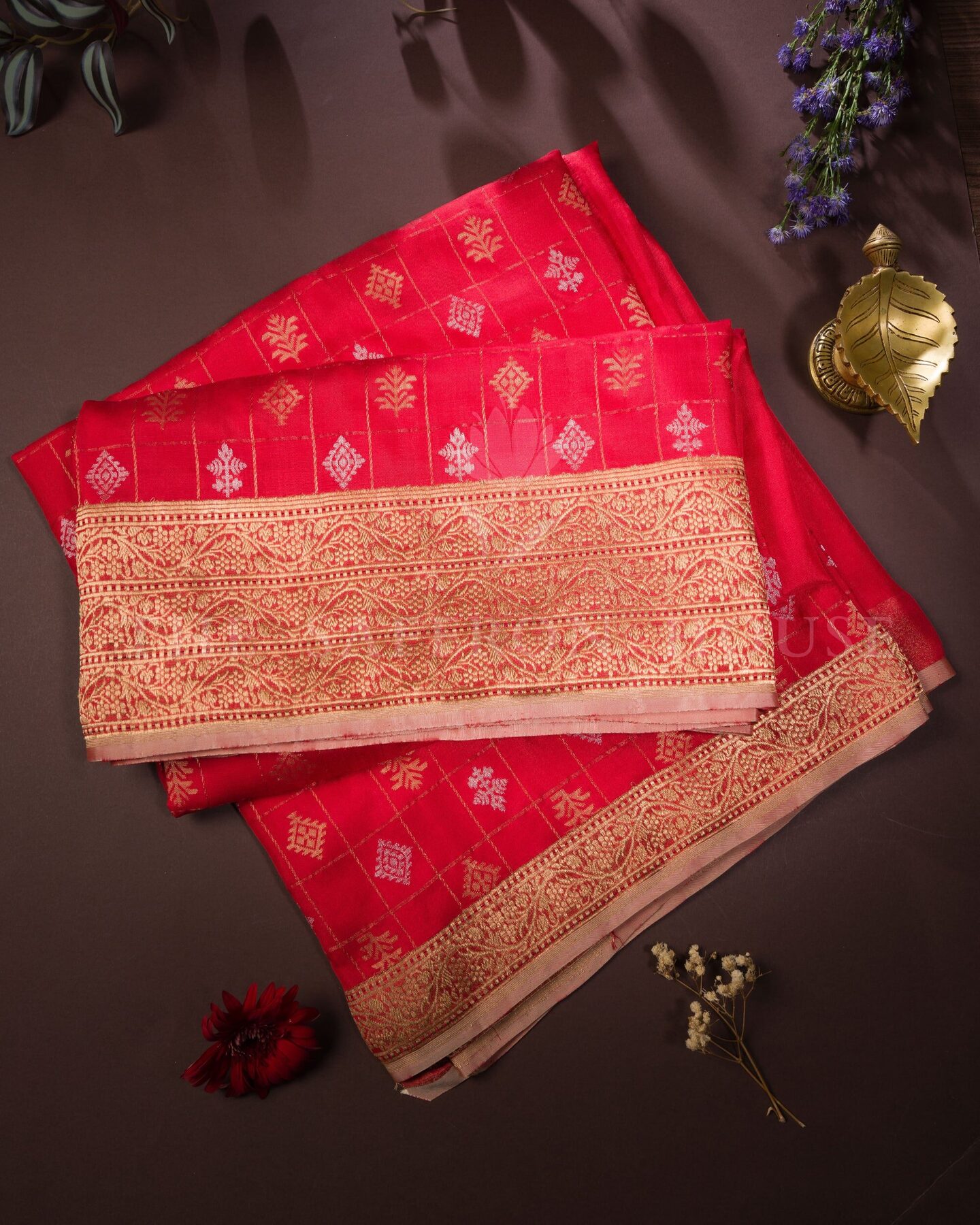 Red Katan Banarasi Silk Saree – The Saffron House