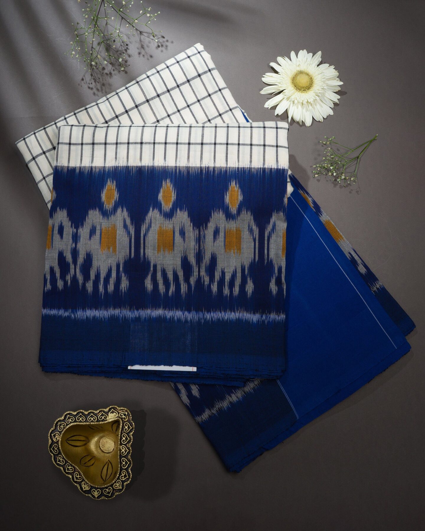 Pure White And Blue Handwoven Patola Saree – The Saffron House
